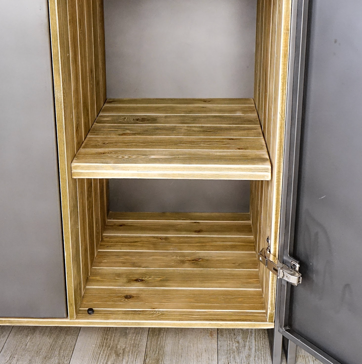 Armoire en bois et fer - HARMONY