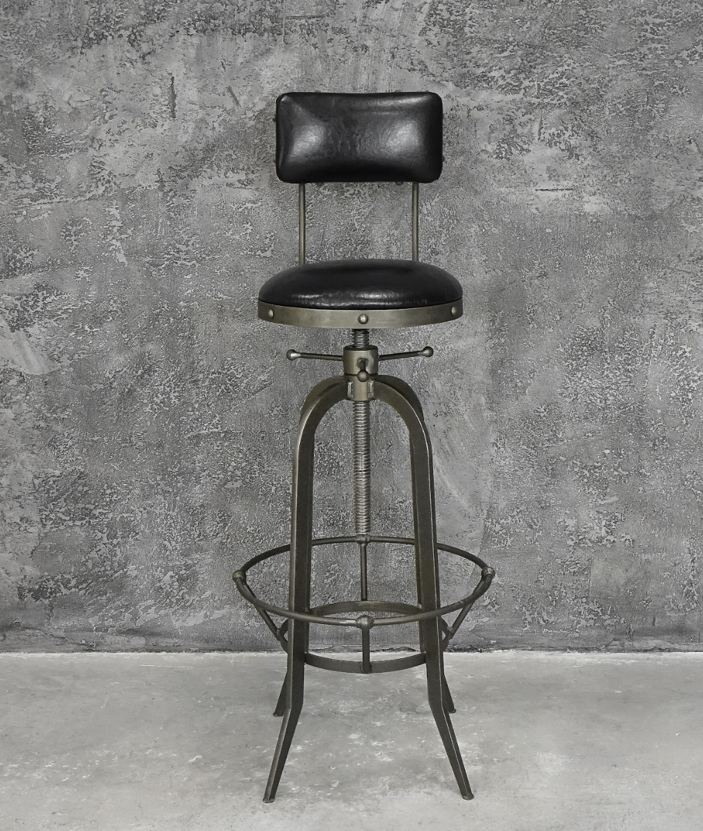 Tabouret en cuir noir et fer